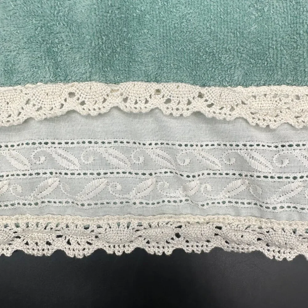 Vintage Green Bath Towels Lace Trim 1990s Cottagecore Retro Bathroom Linens